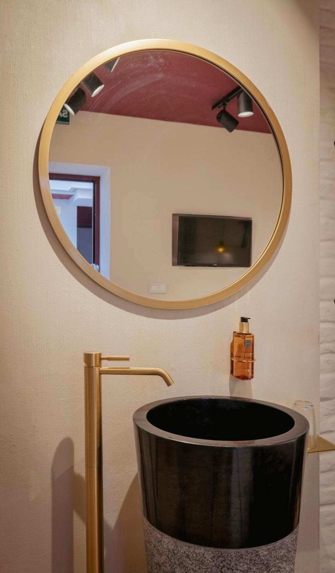 Lirium Casa Patio Otel Sevilla Oda fotoğraf